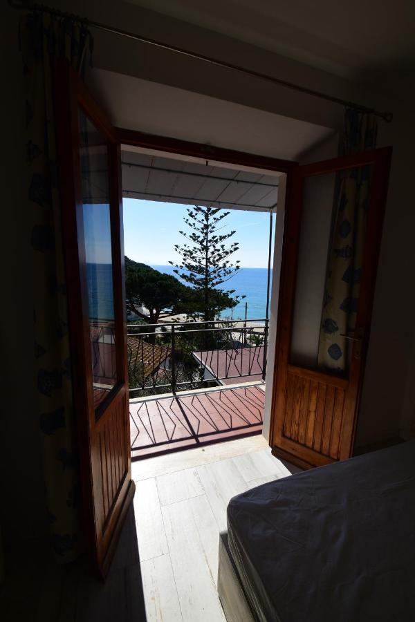 Appartamenti Cavoli - Vista Mare Con Terrazze, Clima E Posti Auto Spiaggia di Cavoli Eksteriør bilde