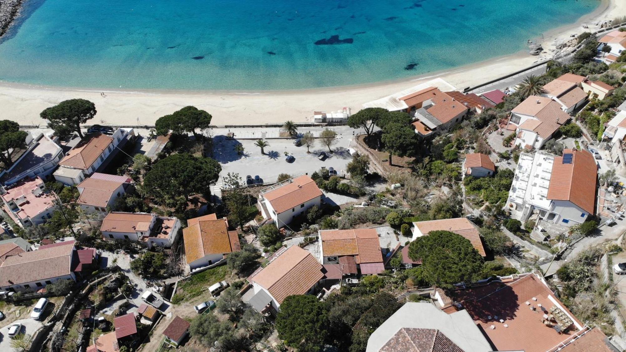 Appartamenti Cavoli - Vista Mare Con Terrazze, Clima E Posti Auto Spiaggia di Cavoli Eksteriør bilde