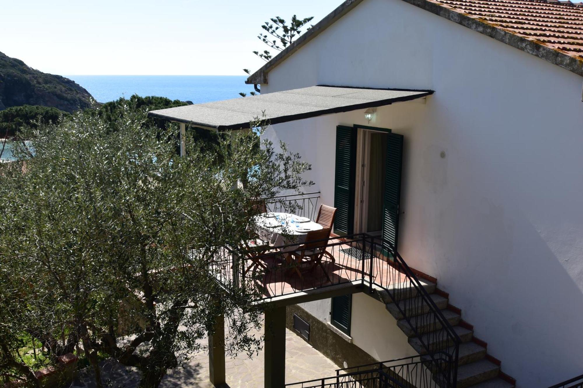 Appartamenti Cavoli - Vista Mare Con Terrazze, Clima E Posti Auto Spiaggia di Cavoli Eksteriør bilde
